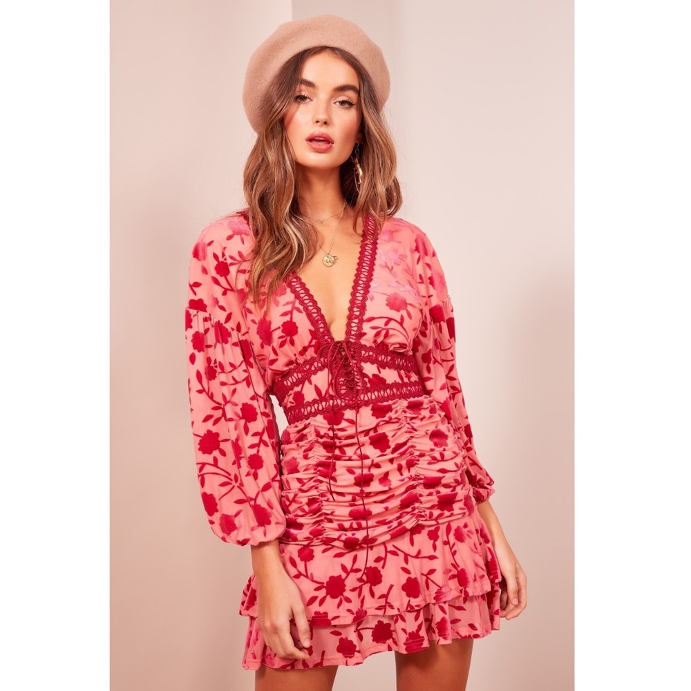 💕BEAUTIFUL Pink Velvet Floral Dress💕